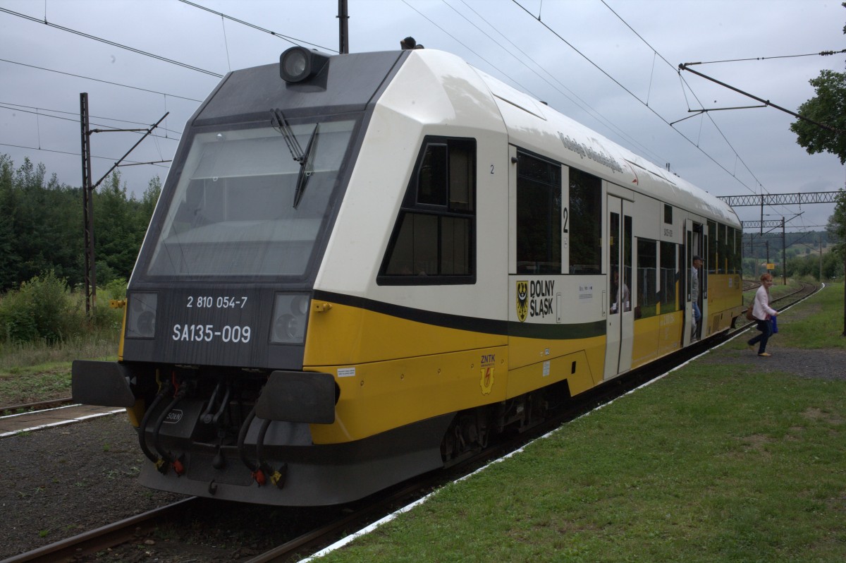 SA 135-009 kommt in Rebiszow an, hier endet die Fahrt und es geht mit SEV weiter.
01.08.2014  13:51 Uhr.