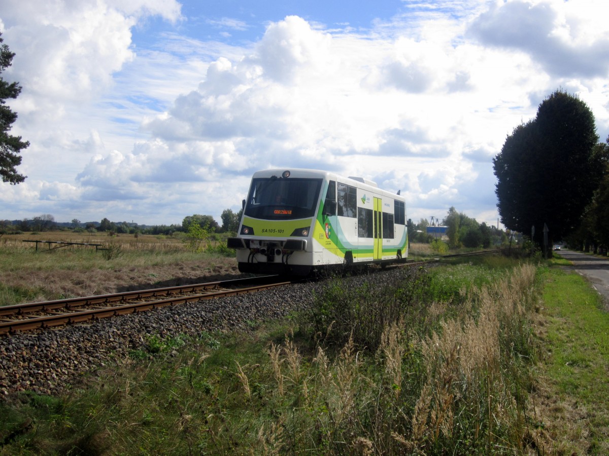 SA105-101 mit Regionalzug nach Gorzow Wielkopolski. Hier beim Ausfahrt aus Miedzyrzecz