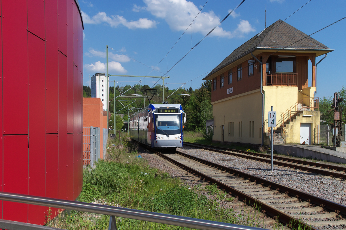 Saarbahn Triebwagen 1013 auf der Linie S1 Brebach - Lebach bei der Einfahrt in Lebach Saar. 08.05.2016