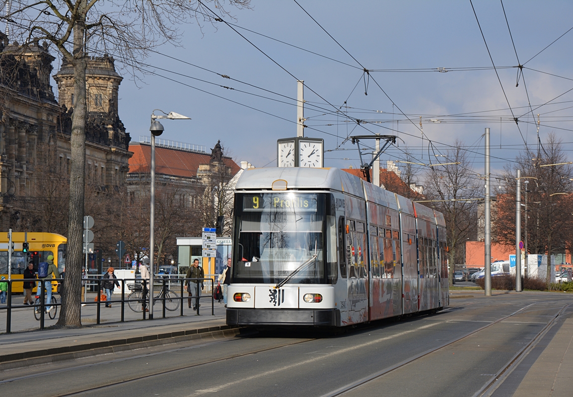 SachsenTram NGT6DD-ER #2540 als Linie 9 nach Prohlis erreicht die Hatlestelle Pirnaischer Platz. Die Aufnahme stammt vom 13.02.2018. 