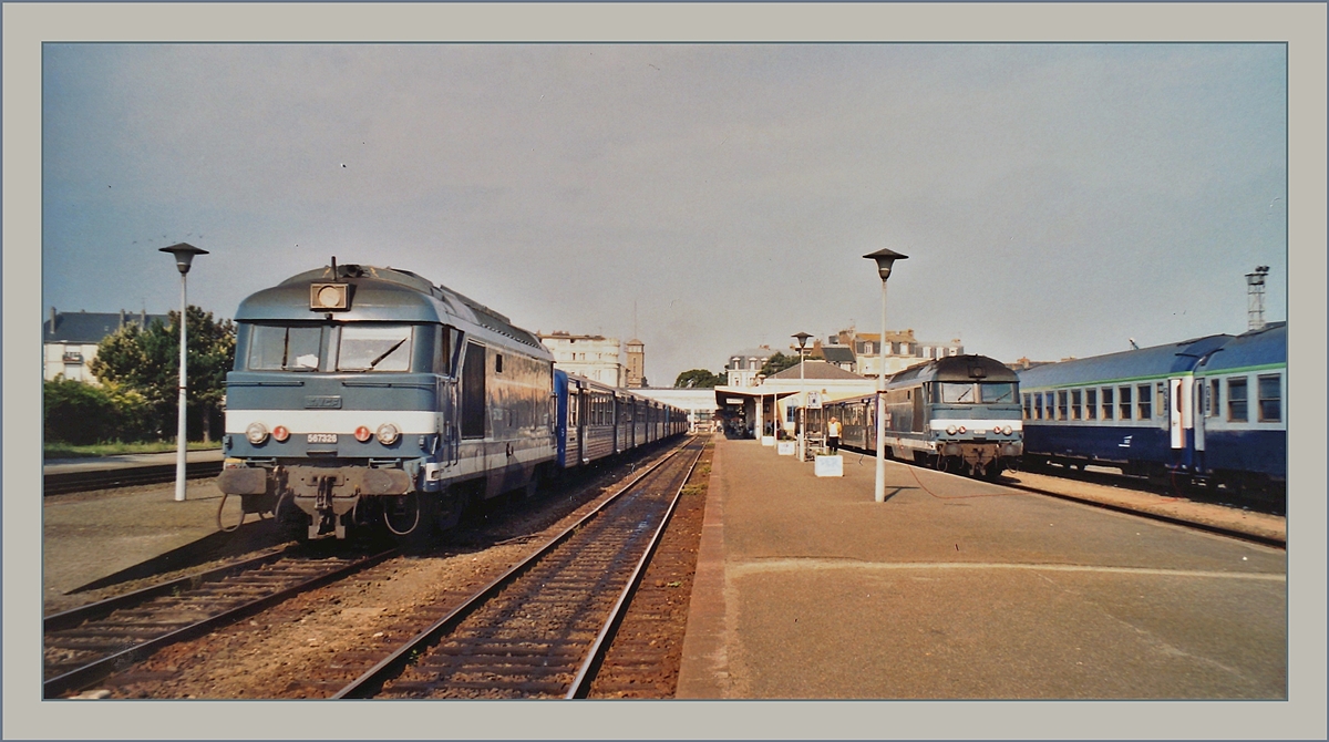 Saint-Malo, GESTERN und heute: Der Betrieb der Strecke 441 000 Renens - St-Malo wurde mit BB 67000 traktierten TER Zügen abgewickelt, dazu kam während der Saison ein Schnellzugpaar von und nach Paris. 

24. August 2001