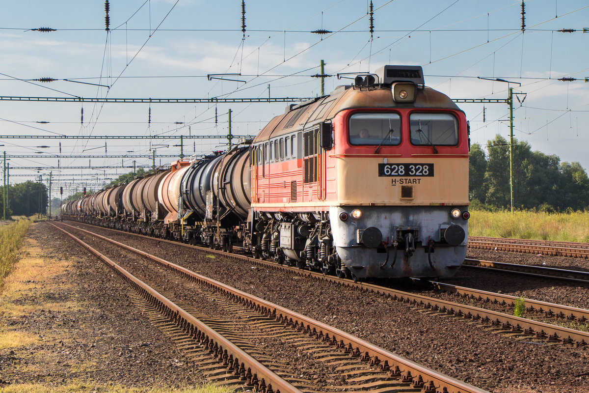 Sajóecseg am 26. Juli 2020. Einen tollen Kesselzug hat 628 328-0 am Haken. 