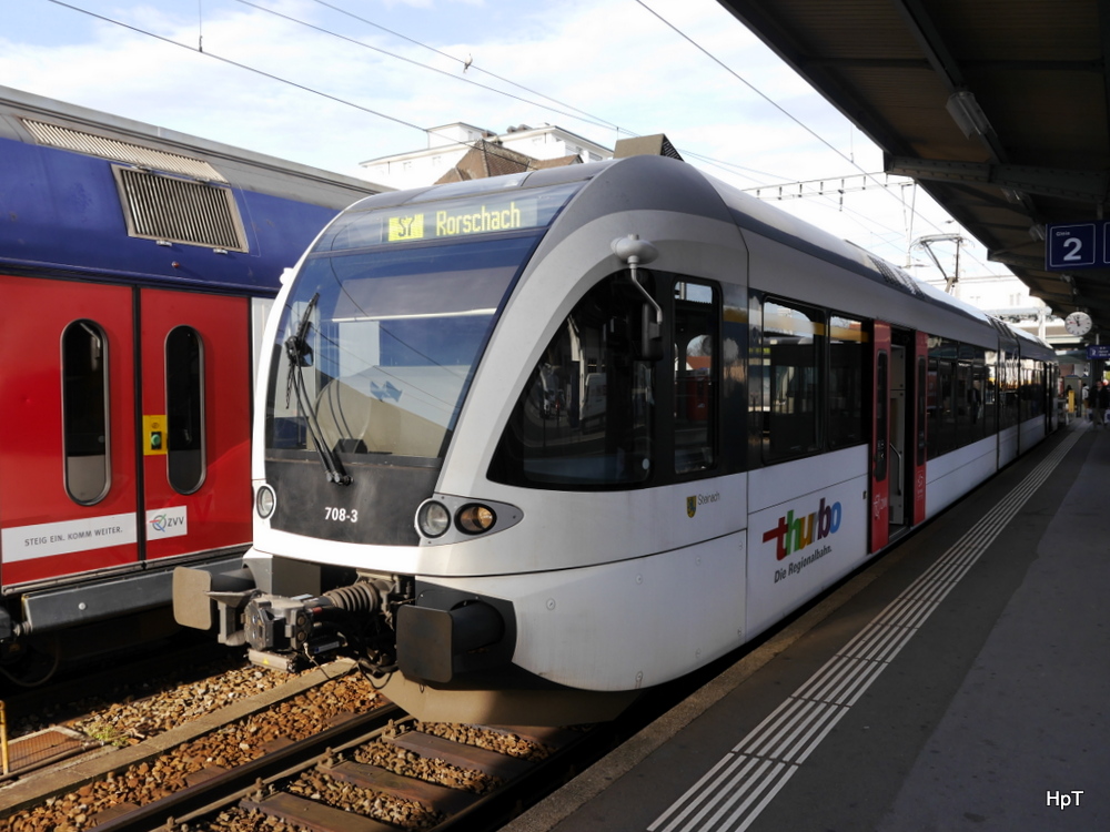 SBB / thurbo - Triebwagen RABe 526 708-3 im Bahnhof Romanshorn am 13.12.2014