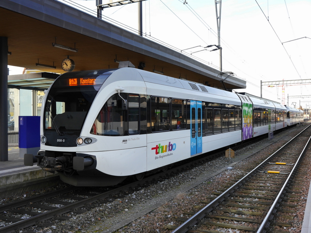 SBB / thurbo - Triebwagen RABe 526 800-8 im Bahnhof Kreuzlingen am 13.12.2014