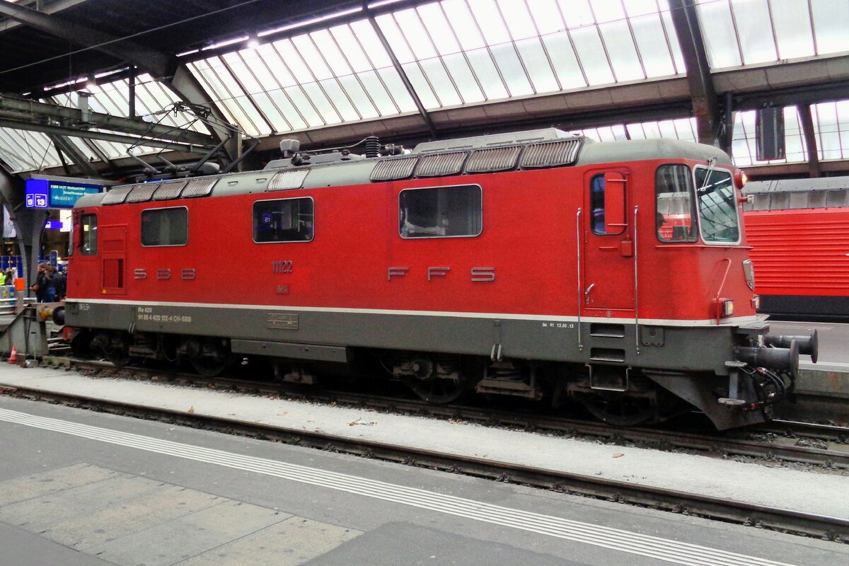 SBB 11122 steht am 1 Januar 2019 in Zurich HB.