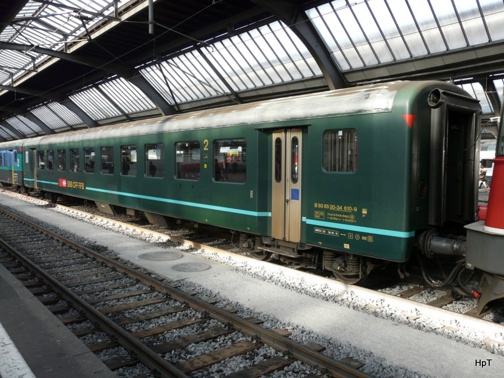 SBB - 2 Kl. Personenwagen  B 50 85 20-34 610-9 im HB Zürich als Ersatzzug Zürich - Bern am 01.02.2014