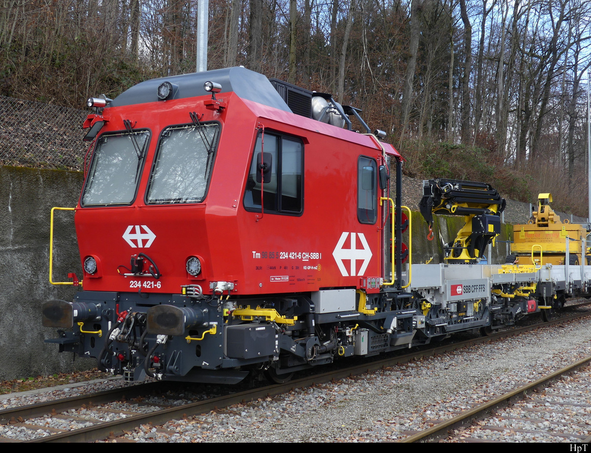 SBB - 234 421-6 abgestellt im Bahnhofsareal in Ostermundigen am 19.02.2022