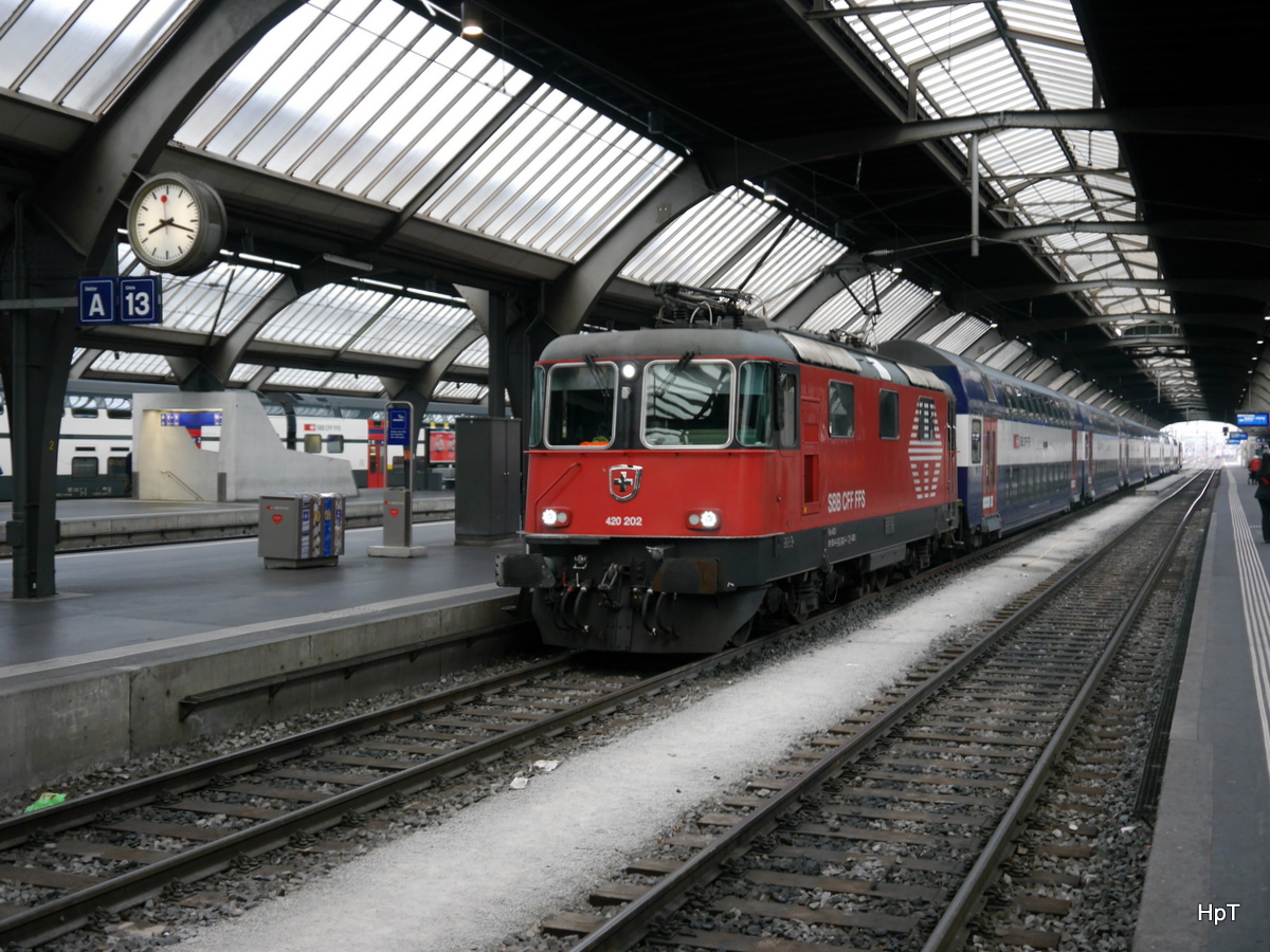 SBB - 420 202-4 bei der einfahrt im HB Zürich am 20.09.2017
