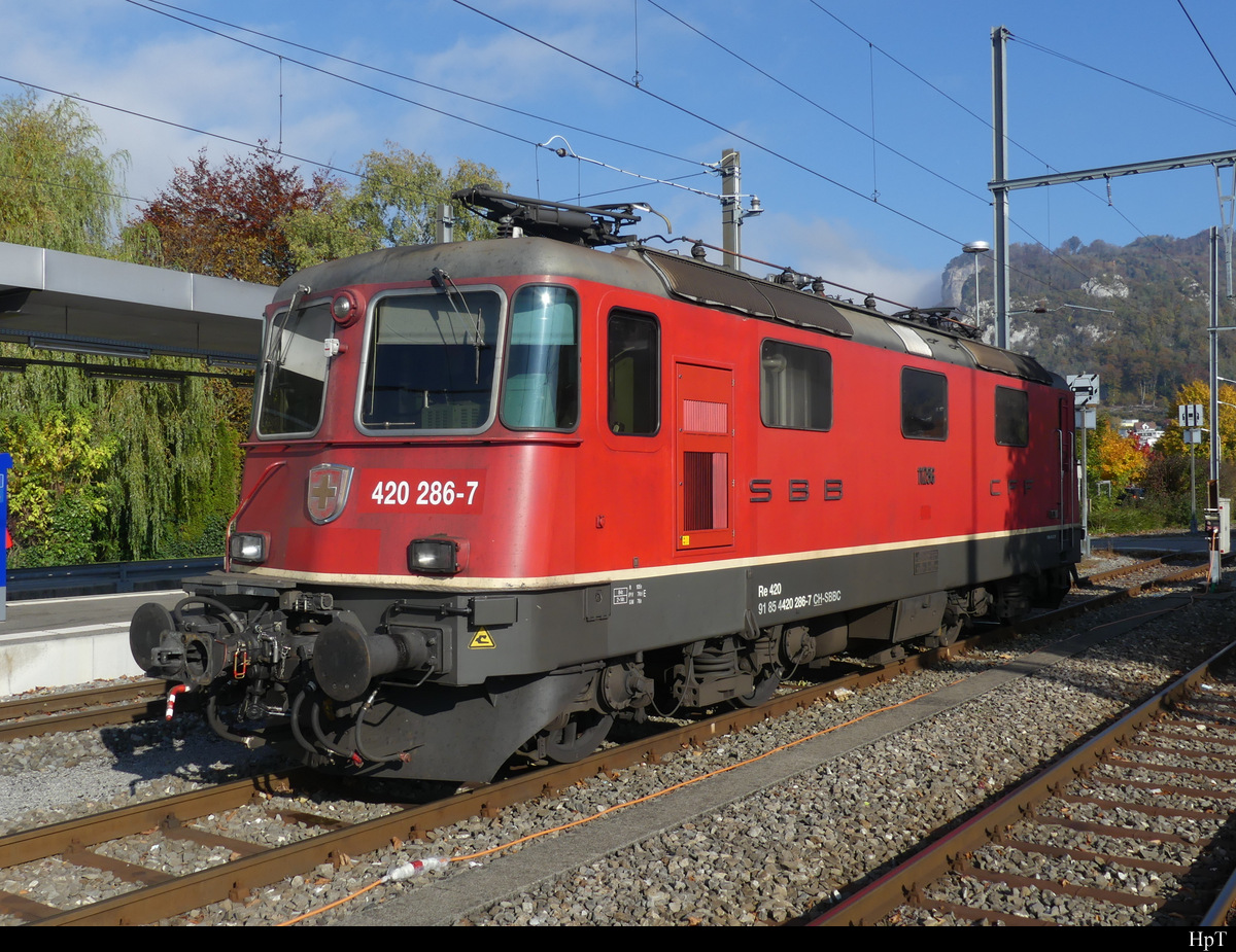 SBB - 420 286 abgestellt im Bhf. Oensingen am 24.10.2021