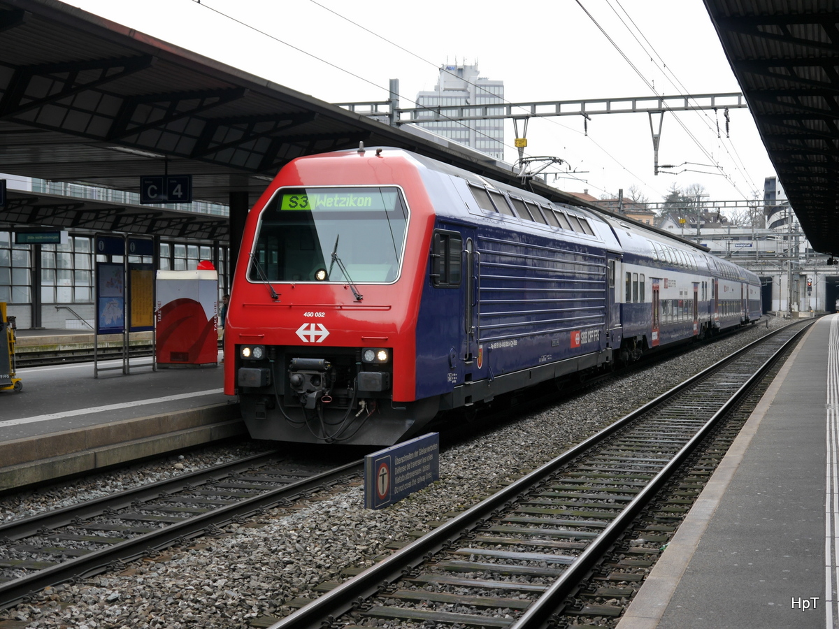 SBB - 450 052-6 im Bahnhof Aarau am 27.01.2018