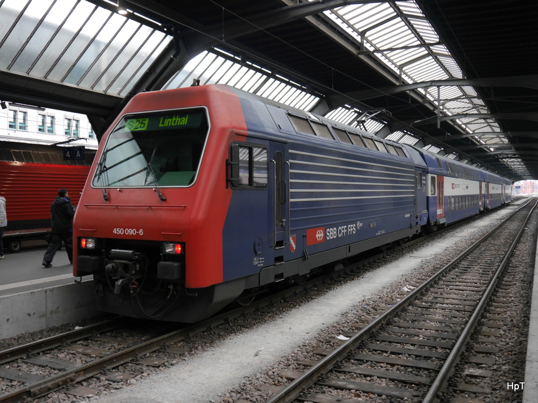 SBB - 450 090-6 unterwegs auf der S25 im HB Zürich am 24.01.2015