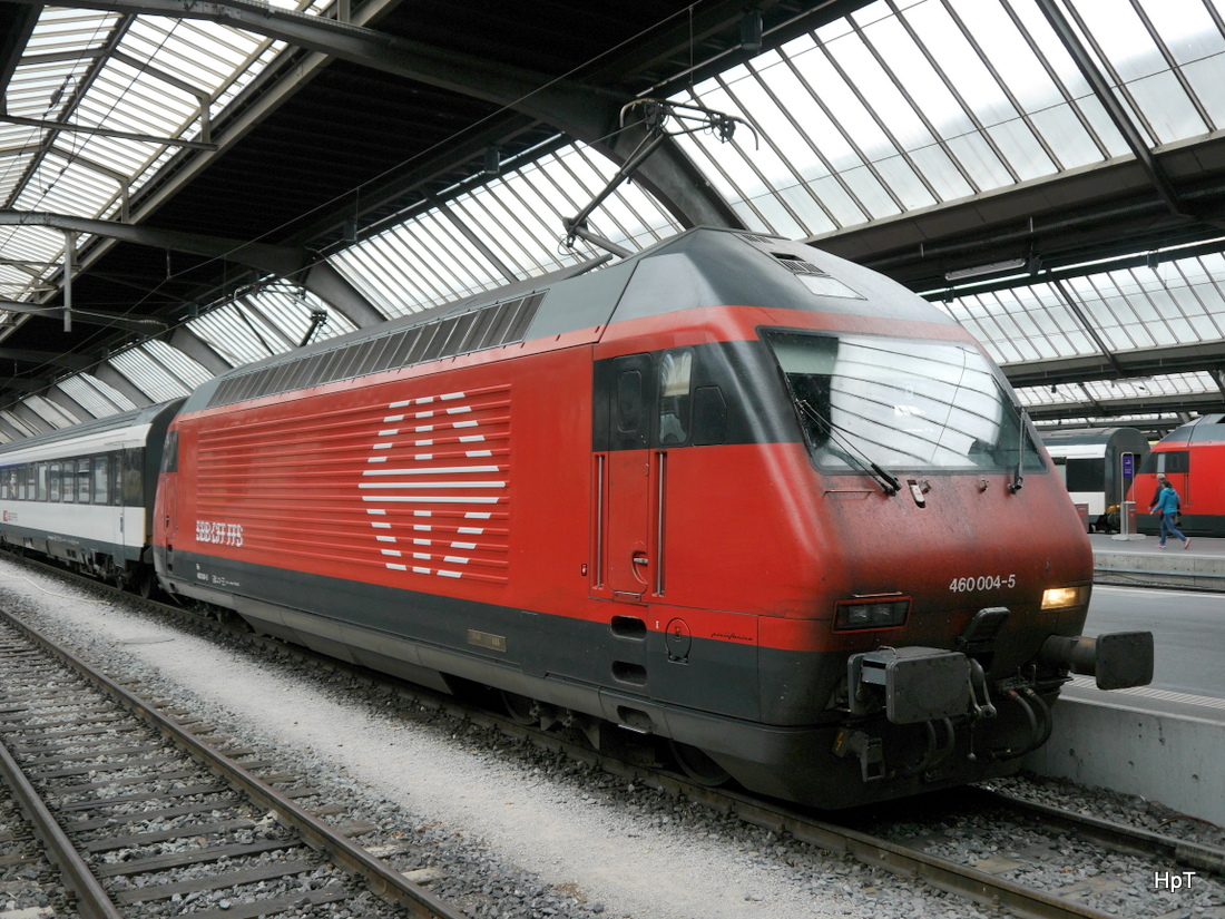 SBB - 460 004-5 im HB Zürich am 25.04.2015