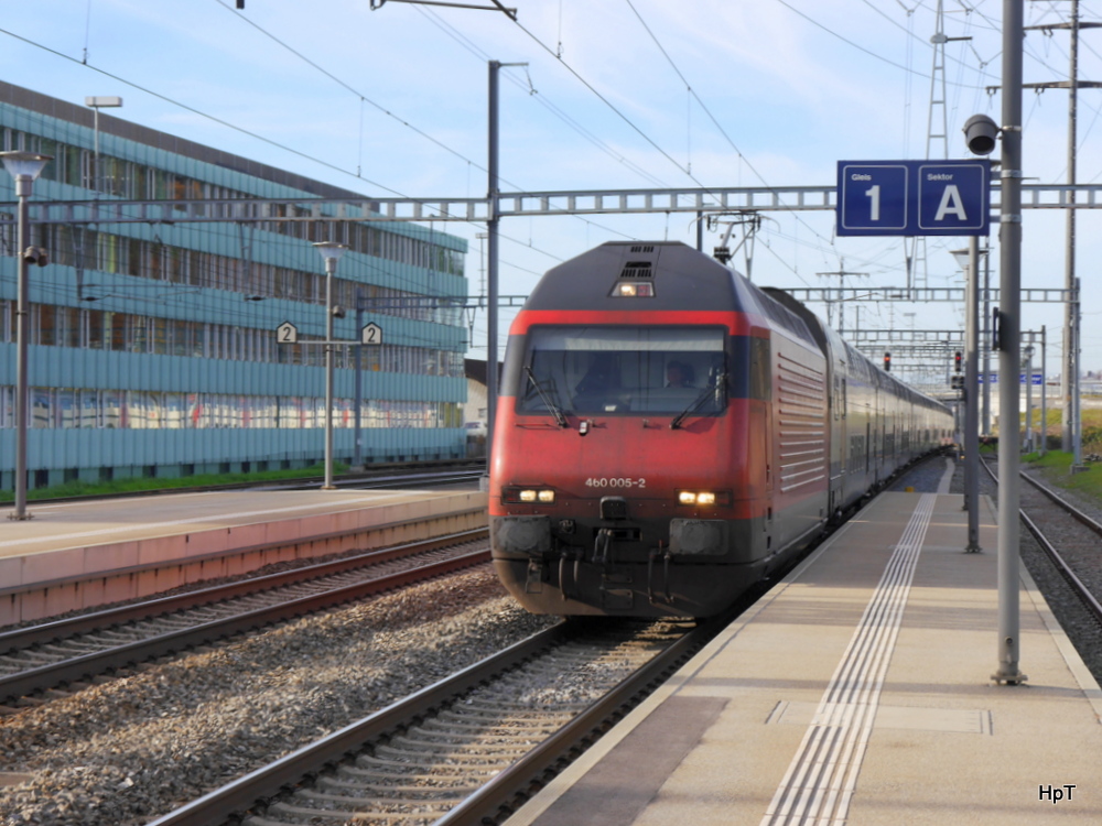 SBB - 460 005-2 mit IC bei der durchfahrt im Bahnhof Gümligen am 22.11.2014