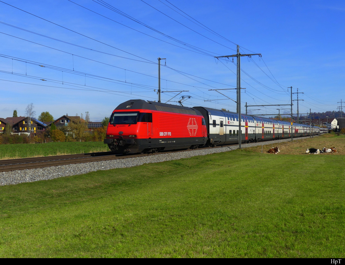 SBB - 460 059-9 mit IR unterwegs bei Lyssach am 31.10.2021