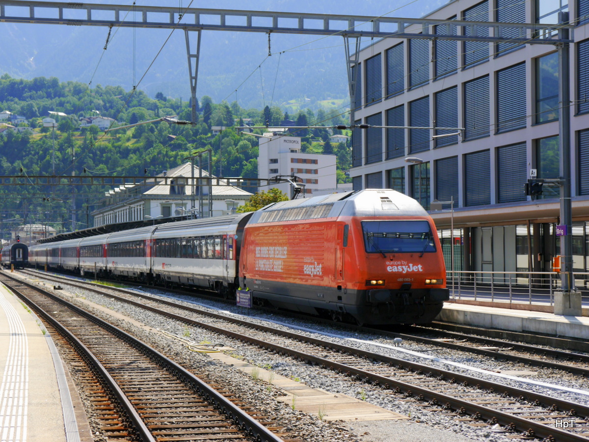 SBB - 460 063-1 mit IR im Bahnhof Brig am 19.07.2015