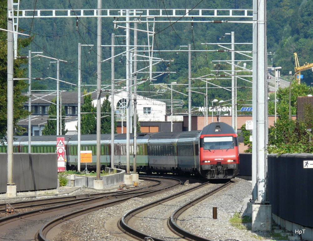 SBB - 460 068-0 mit IC bei unterwegs in Sissach am 18.08.2013