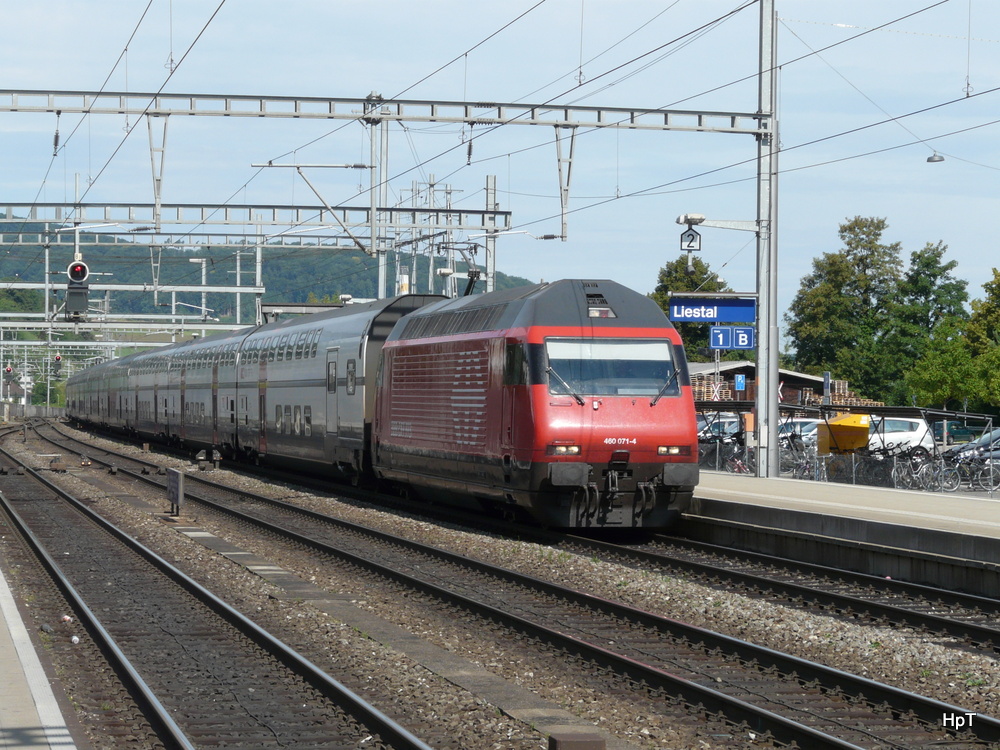SBB - 460 071-4 mit IC bei der Durchfahrt in Liestal am 18.08.2013