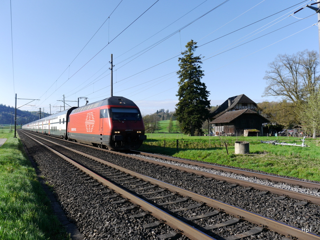 SBB - 460 073-0 mit IC bei Bettenhausen am 19.04.2015