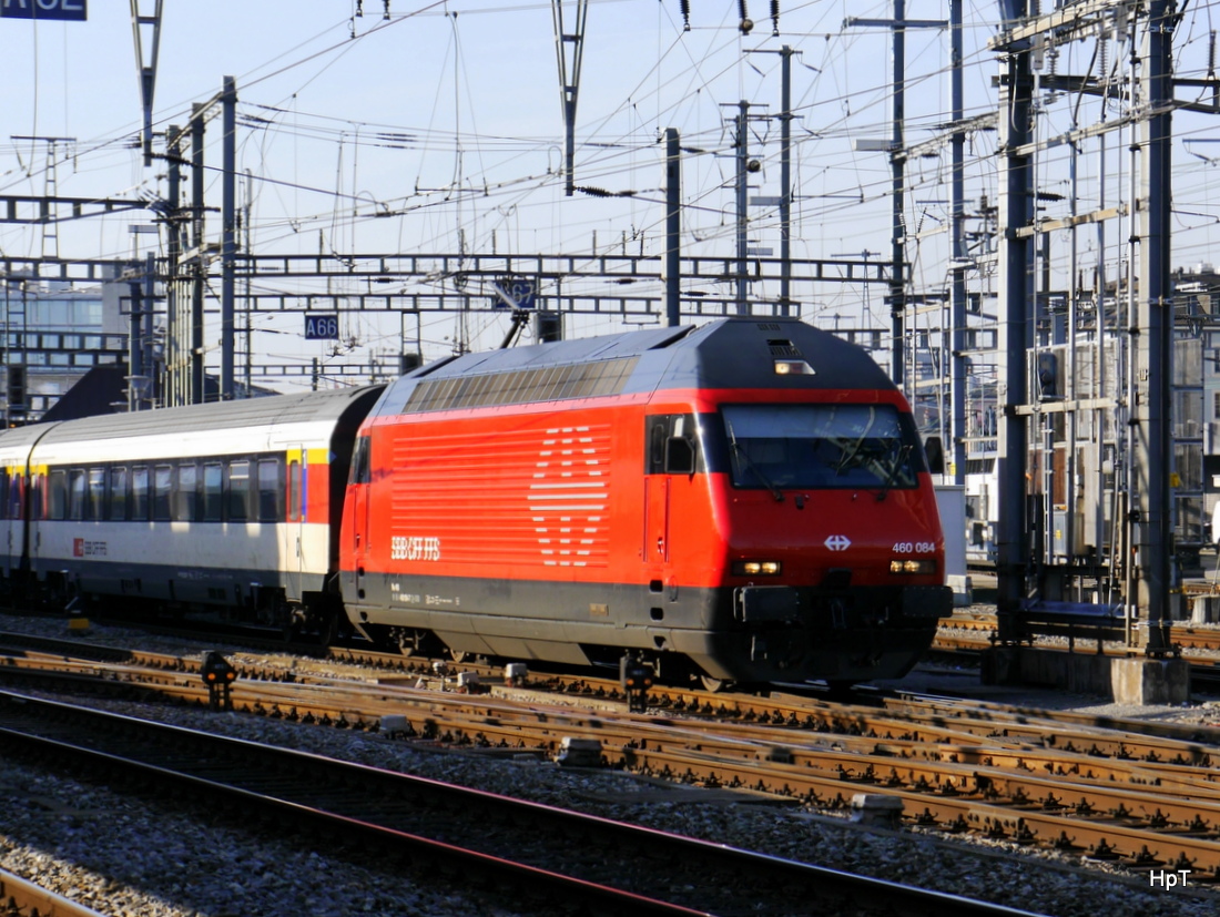 SBB - 460 084-7 mit RE beim verlassen des Bahnhof Genf am 08.03.2015