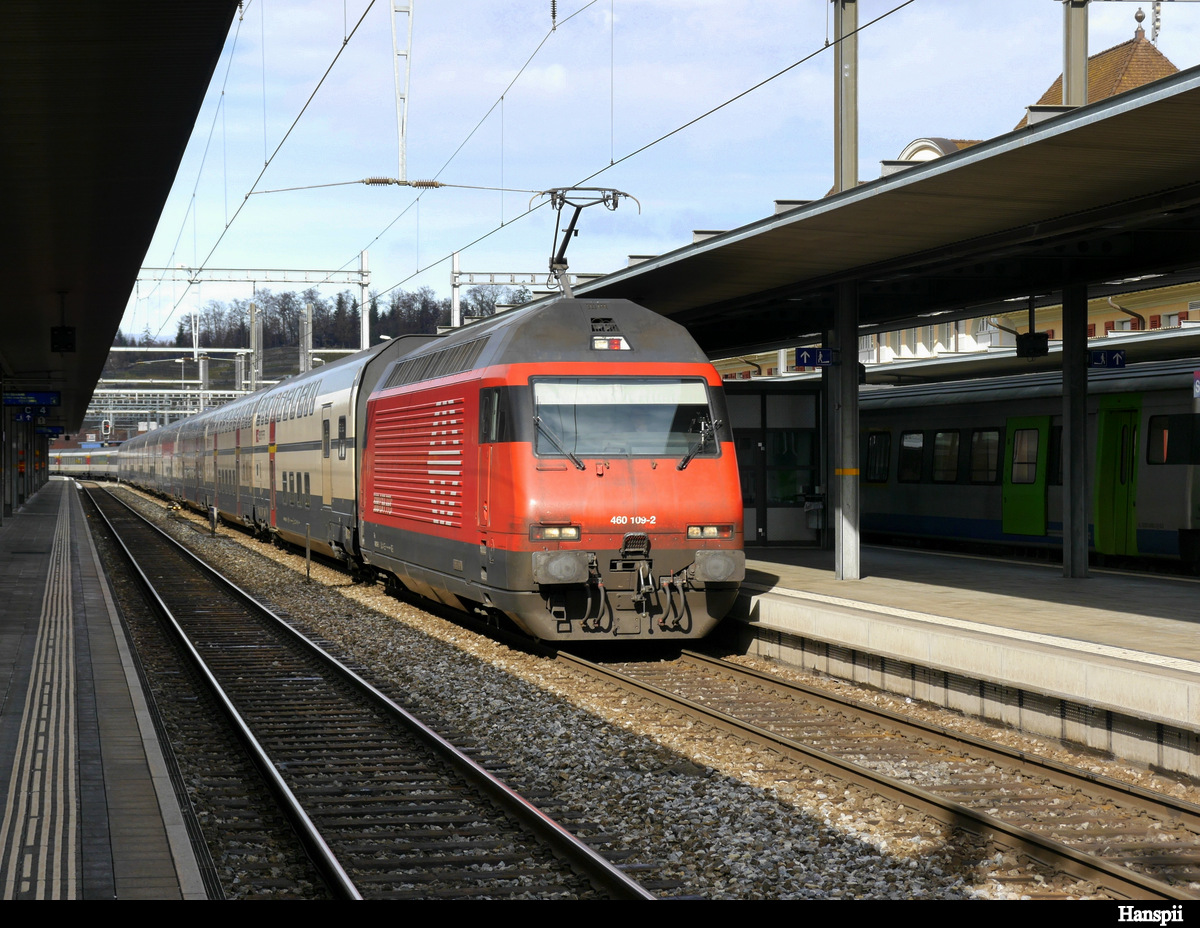 SBB - 460 109-2 bei der einfahrt im Bahnhof Spiez am 09.02.2019
