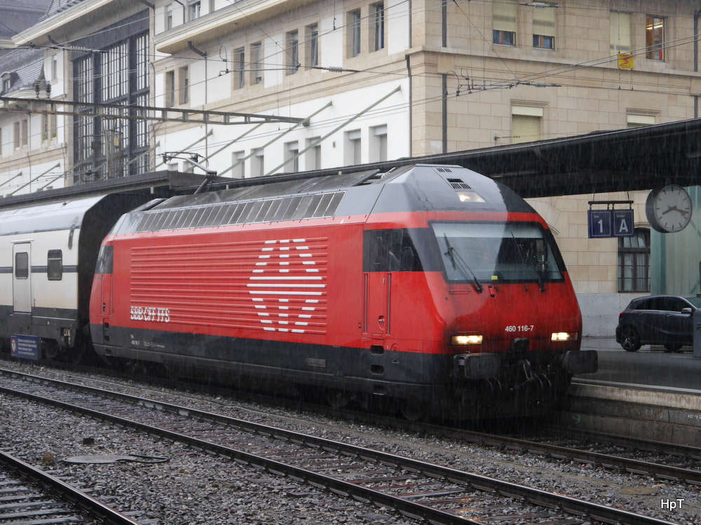 SBB - 460 116-7 im Bahnhof Lausanne am 20.07.2014