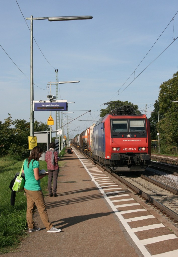 SBB 482 015 mit DGS 49069 (Karlsruhe Gbf–Basel SBB Rb) am 20.09.2012 in Auggen