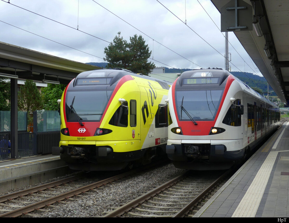 SBB - 521 017 + 523 033 im Bhf. Dornach am 20.09.2021