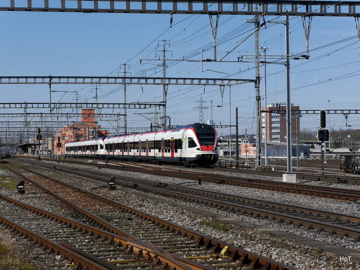 SBB - 521 019 + 521 ... bei der ausfahrt aus dem Bahnhof von Muttenz am 10.03.2017