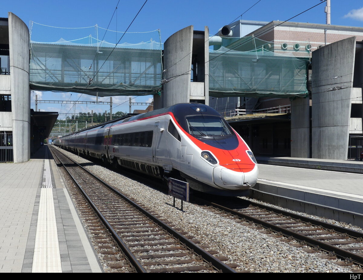 SBB - 610 105 + 610 bei der einfahrt im Bhf. Spiez am 30.07.2022