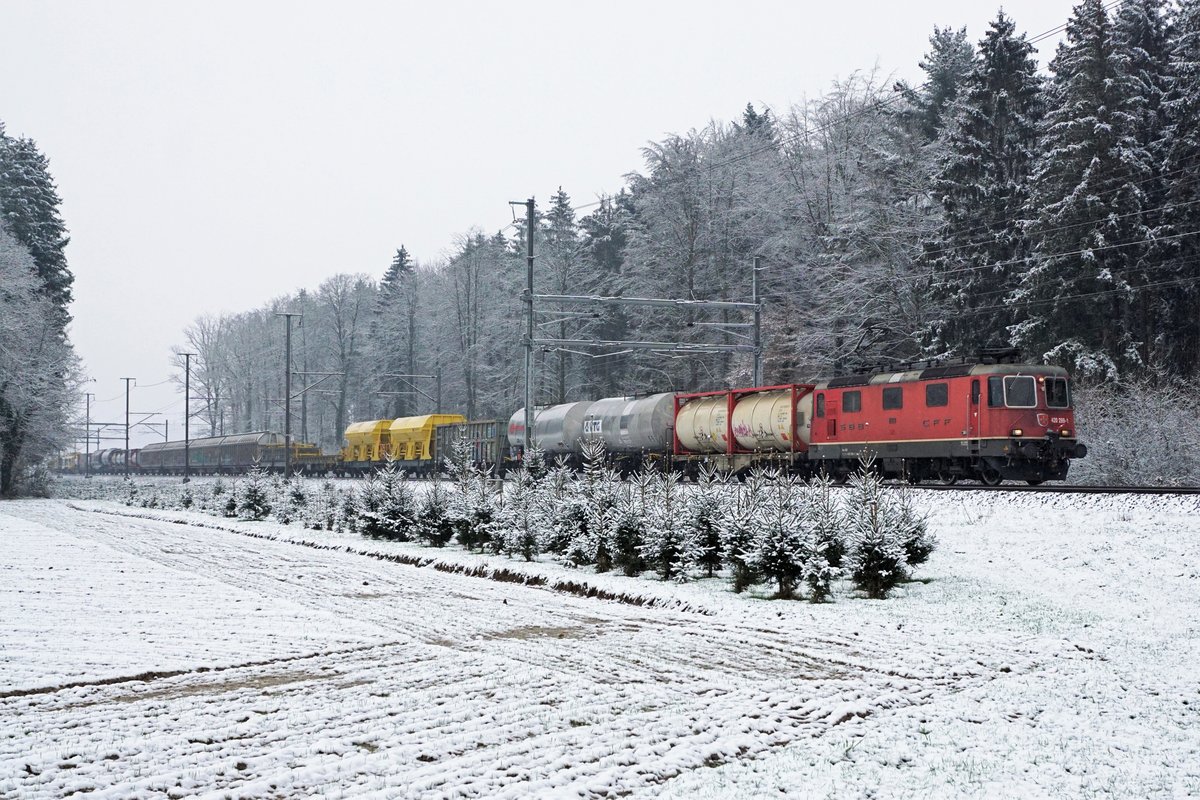 SBB AK Re 420 289-1  bei Deitingen unterwegs am 10. Februar 2021.
Foto: Walter Ruetsch