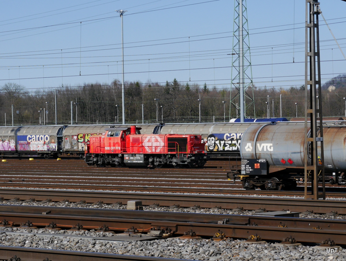 SBB - Am 841 004-3 im Güterbahnhof von Muttenz am 10.03.2017