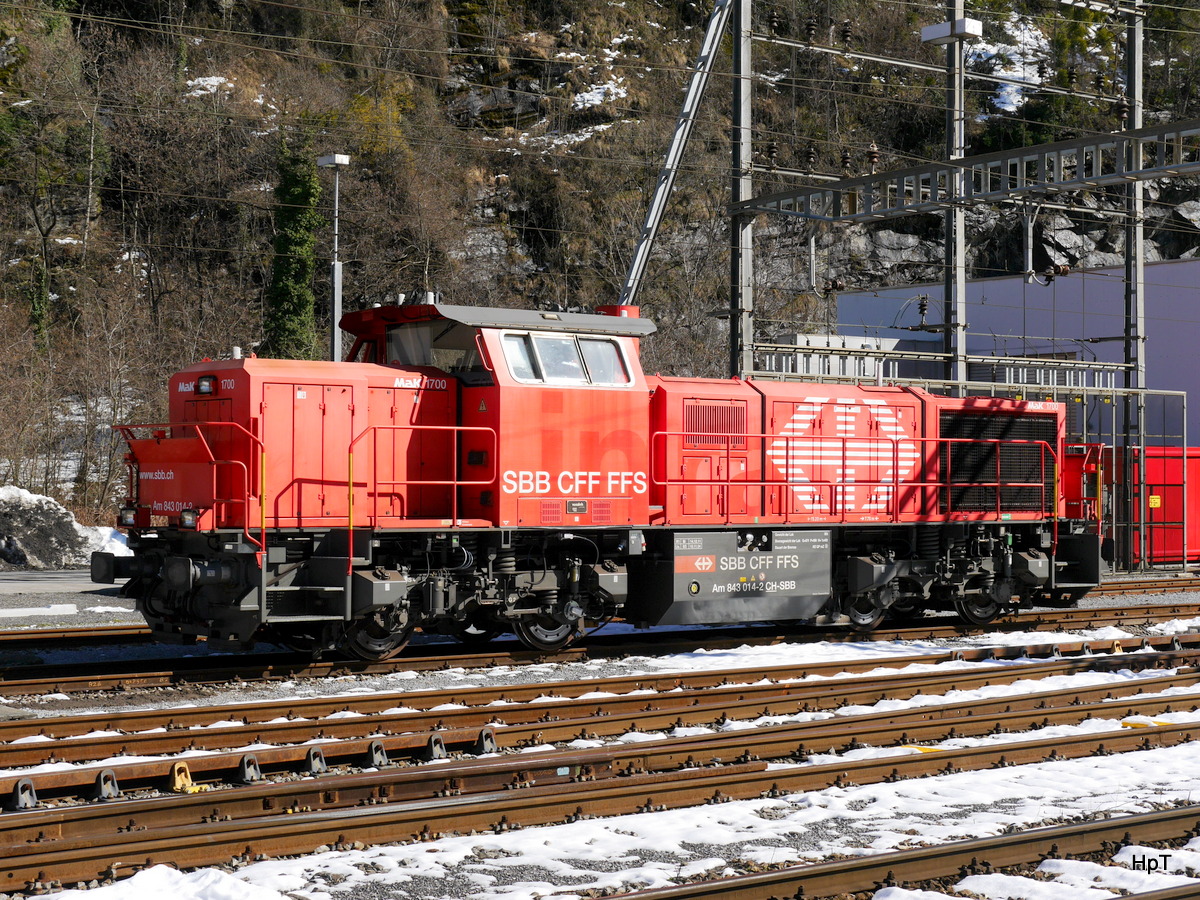 SBB - Am 843 014-2 im Bahnhofsareal in Biasca am 10.03.2016