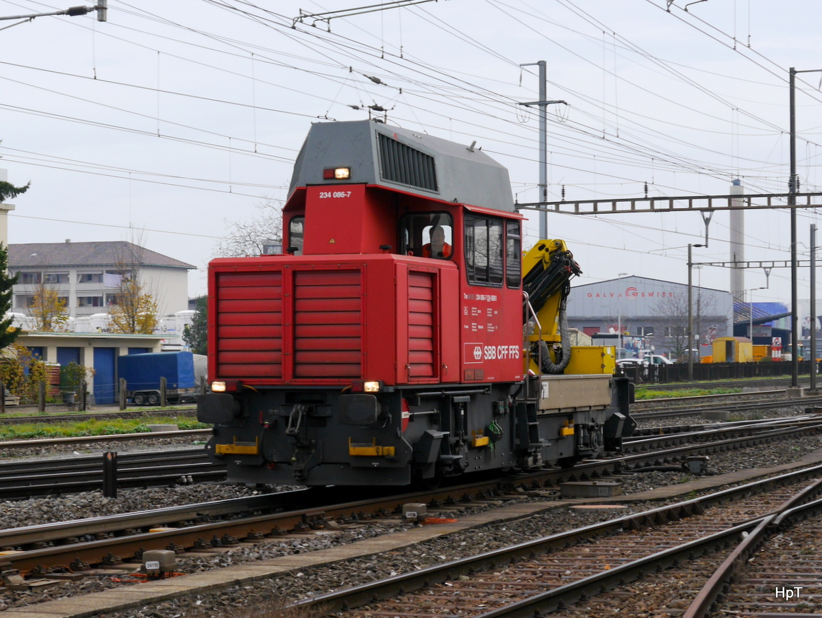 SBB - Baudienst Tm 234 066-7 unterwegs bei Prattelen am 20.11.2017