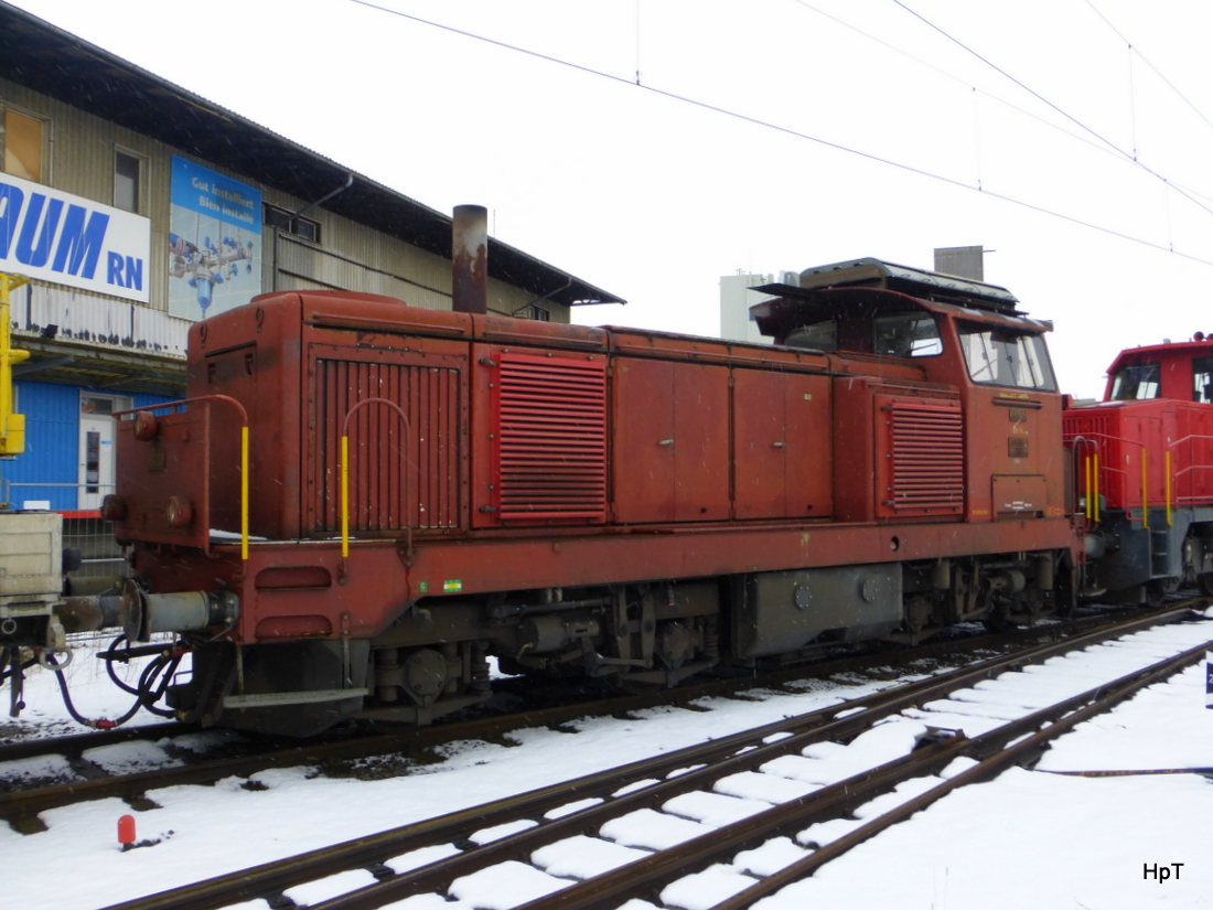 SBB - Bm 4/4 18425 abgestellt im SBB Güterbahnhof Biel am 01.02.2015