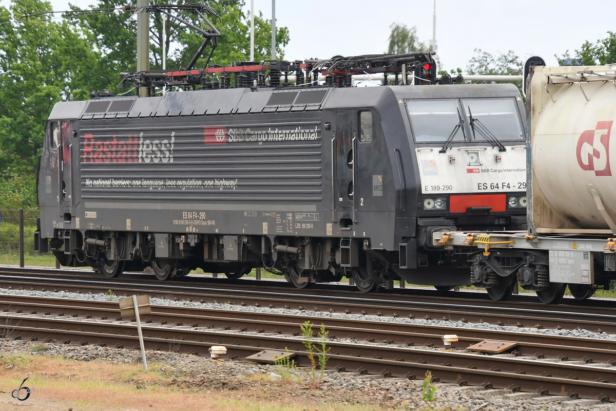 SBB Cargo / MRCE ES 64 F4 - 290 (E 189-290) Ende Mai 2019 in Blerick bei der Durchfahrt.