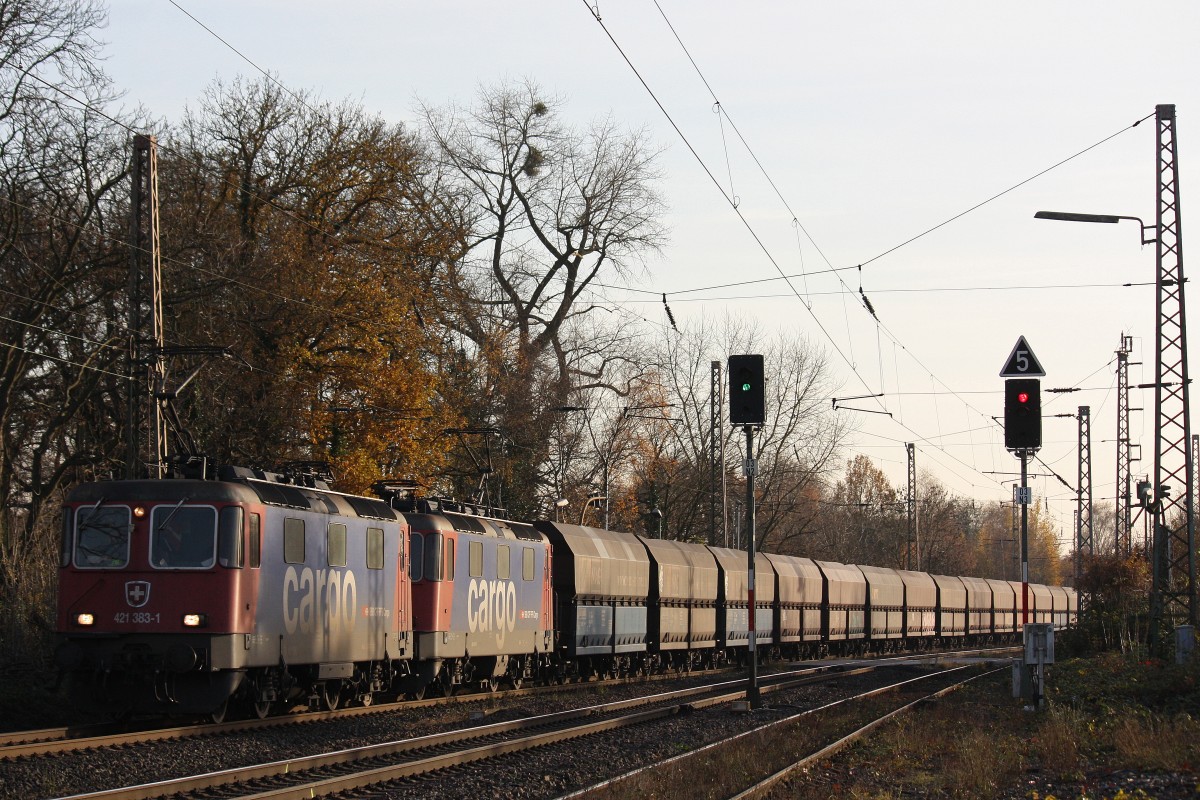 SBB Cargo 421 383+421 380 am 3.12.13 mit einem NIAG Kohlezug in Ratingen-Lintorf.