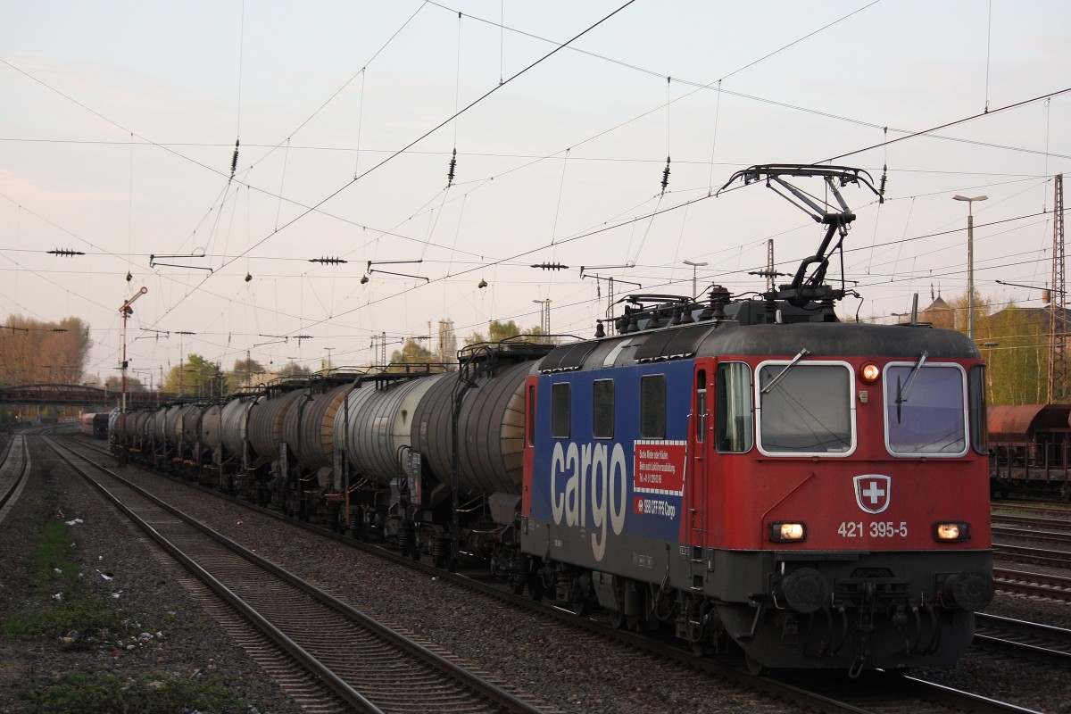 SBB Cargo 421 395 am 24.4.13 mit einem Kesselzug in Dsseldorf-Rath.