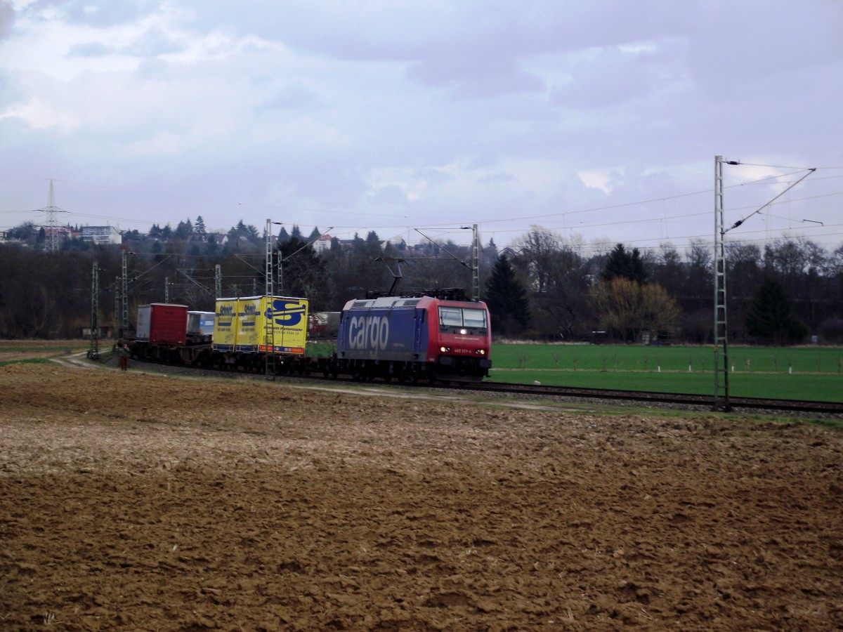 SBB Cargo 482 011-4 mit KLV Zug am 27.02.14 bei Walluf 