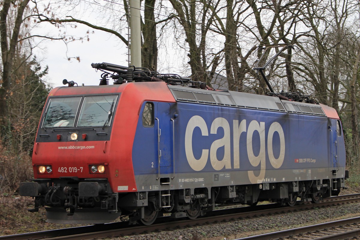 SBB Cargo 482 019 am 1.3.14 als Tfzf in Ratingen-Lintorf.