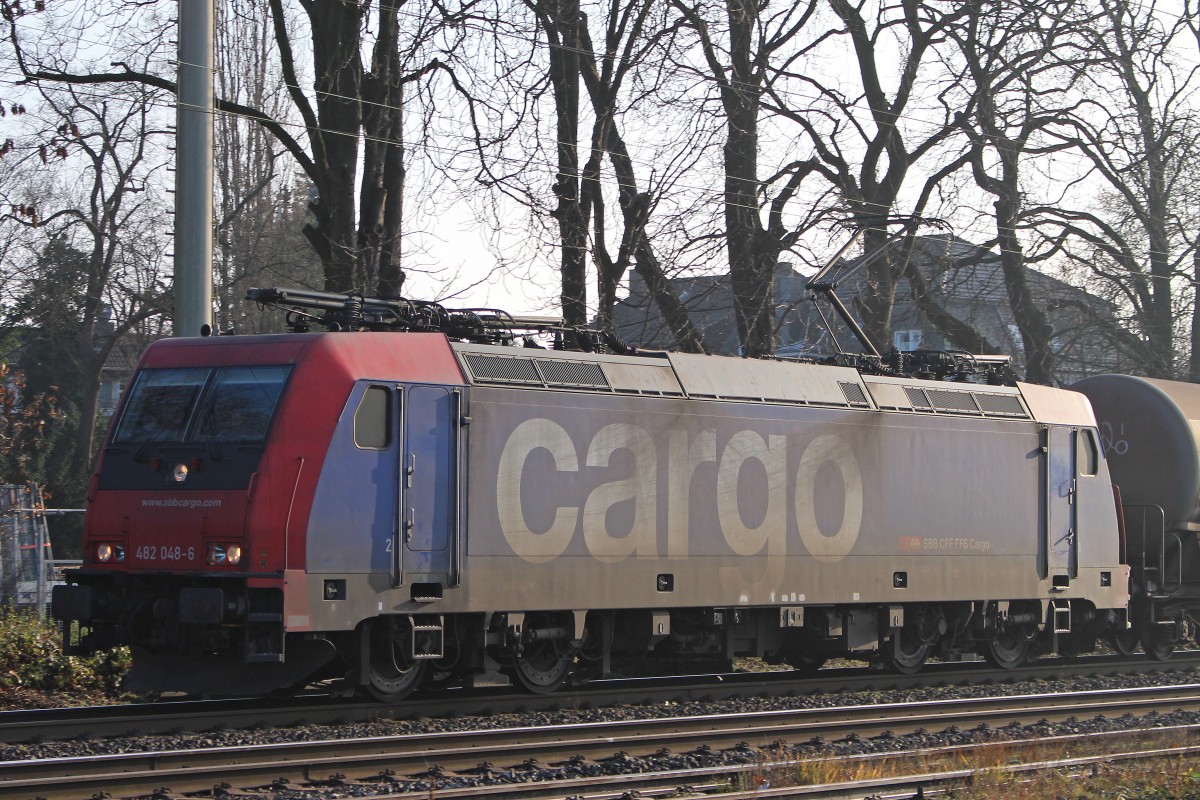 SBB Cargo 482 048 am 12.12.13 in Ratingen-Lintorf.