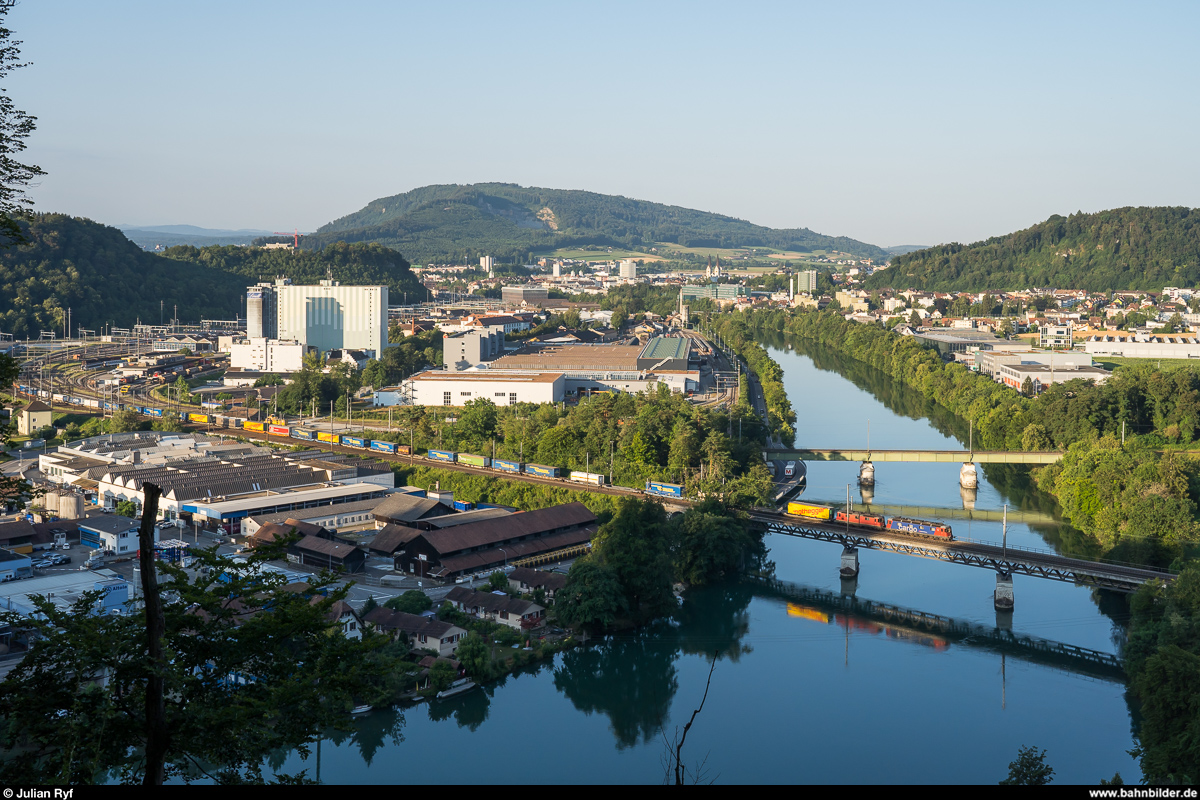 SBB Cargo International Re 10/10 mit UKV-Zug am 28. Juli 2020 bei Olten.