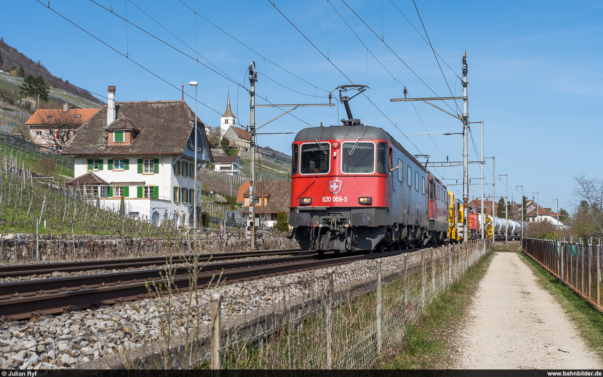 SBB Cargo Re 6/6 11669 mit WLV-Zug 61452 Biel RB - Lausanne-Triage am 29. März 2021 bei Ligerz.
