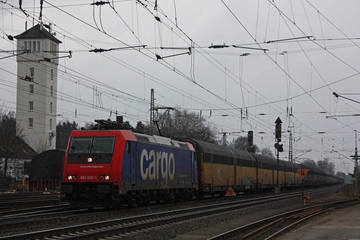 SBB Cargo/PCT 482 036 am 28.3.13 mit einem Autozubehr in Verden (Aller).
