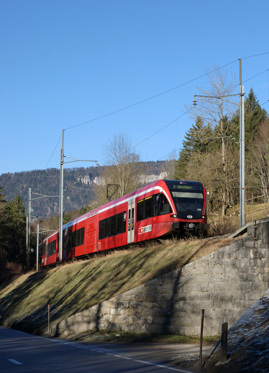SBB: Die GTW aus dem Hause Stadler Rail von Thurbo und SBB machen bei dichtem Nebel sowie bei Sonne eine gute Figur.
Bei Gänsbrunnen am 10. Dezember 2016.
Foto: Walter Ruetsch