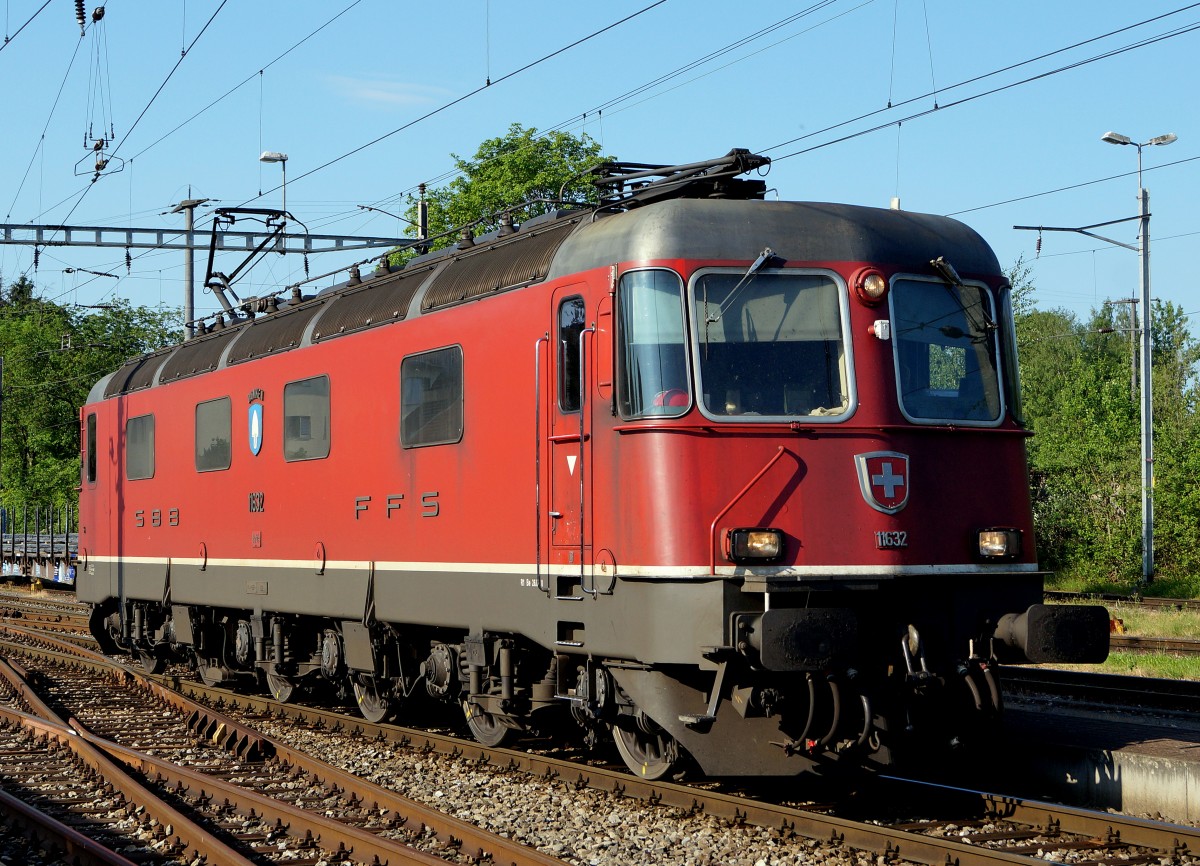 SBB: Die Re 6/6 11632  DÄNIKEN  wartet am 6. Juni 2015 in Gerlafingen auf die Weiterfahrt als Lokzug zum RB Zürich Limmattal.
Foto: Walter Ruetsch  