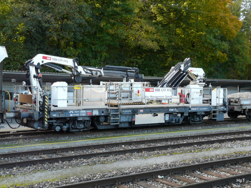 SBB - Dienstfahrzeug  XTms 40 85 95 88 342-7 abgestellt in Bülach am 17.10.2013