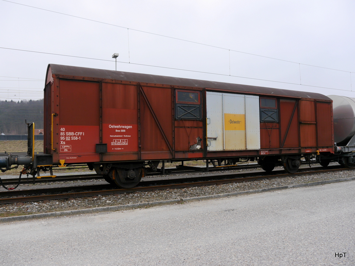 SBB - Dienstwagen Xs 40 85 92 02 558-1 abgestellt im Güterbahnhof von Biel/Bienne am 24.02.2018