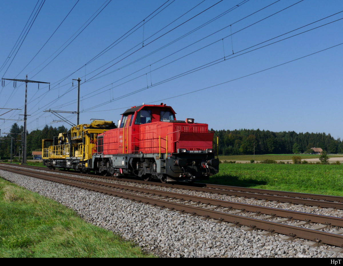 SBB - Diesellok Am 841 006 mit XTmass 99 85 9236 060-1 unterwegs bei Lyssach am 18.09.2018