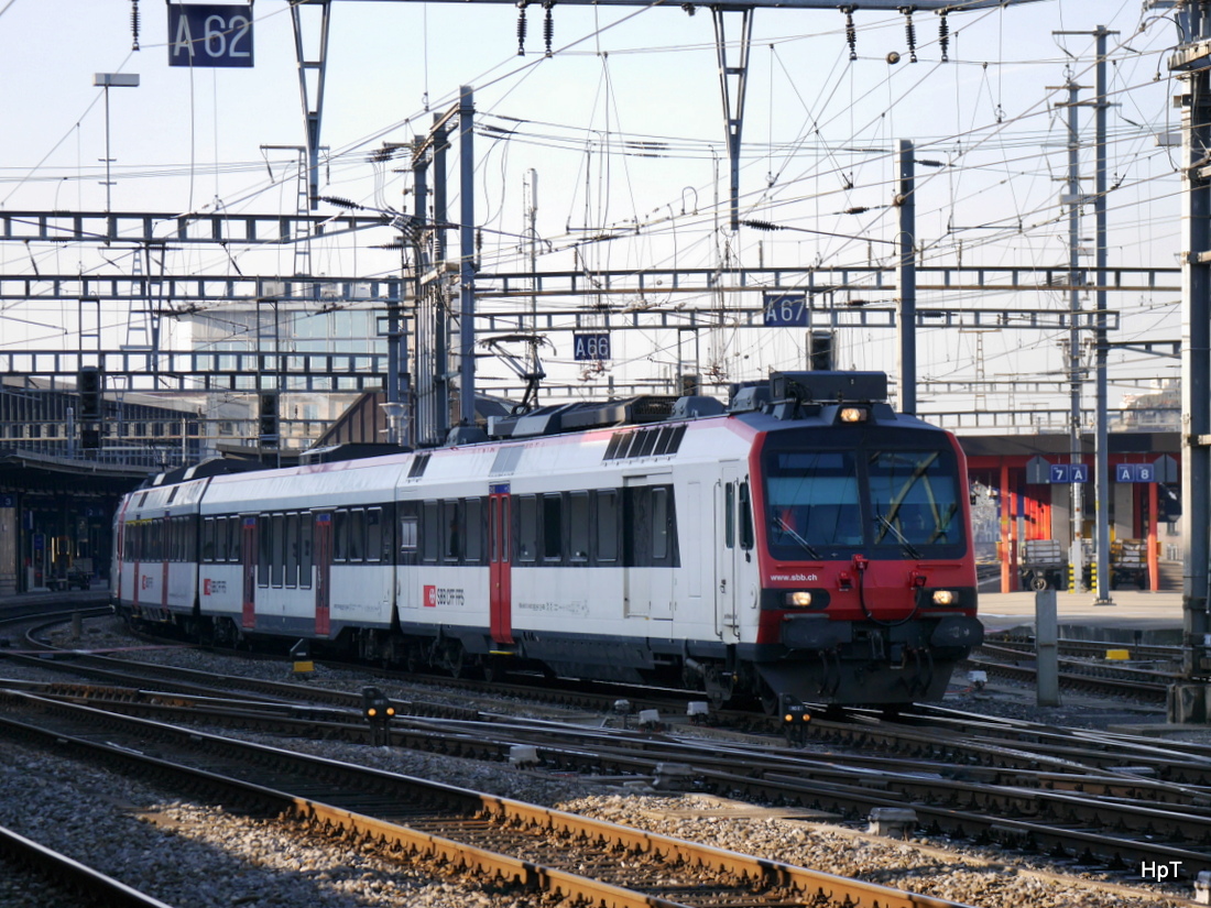 SBB - Domino Regio bei Rangierfahrt im Bahnhofsareal in Genf am 08.03.2015