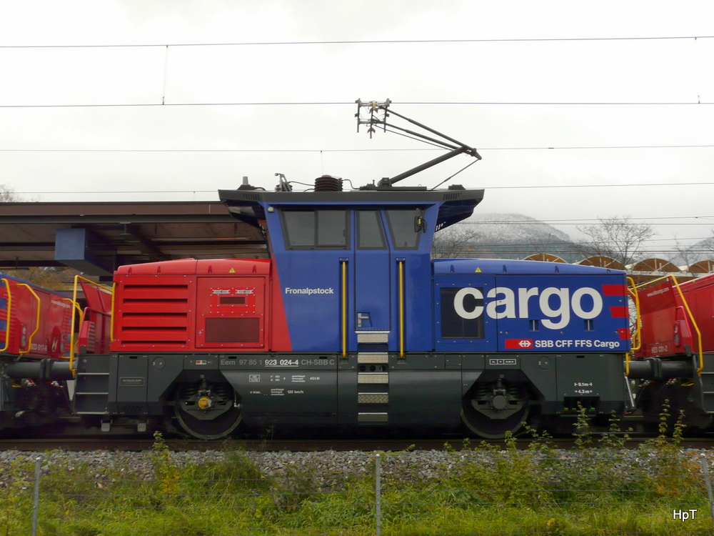 SBB - Eem 923 024-4  bei Testfahrt im Bahnhof Grenchen Süd am 24.11.2013